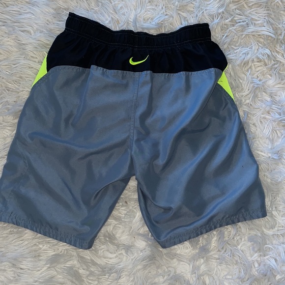 Men’s nike swim trunks - Picture 3 of 3